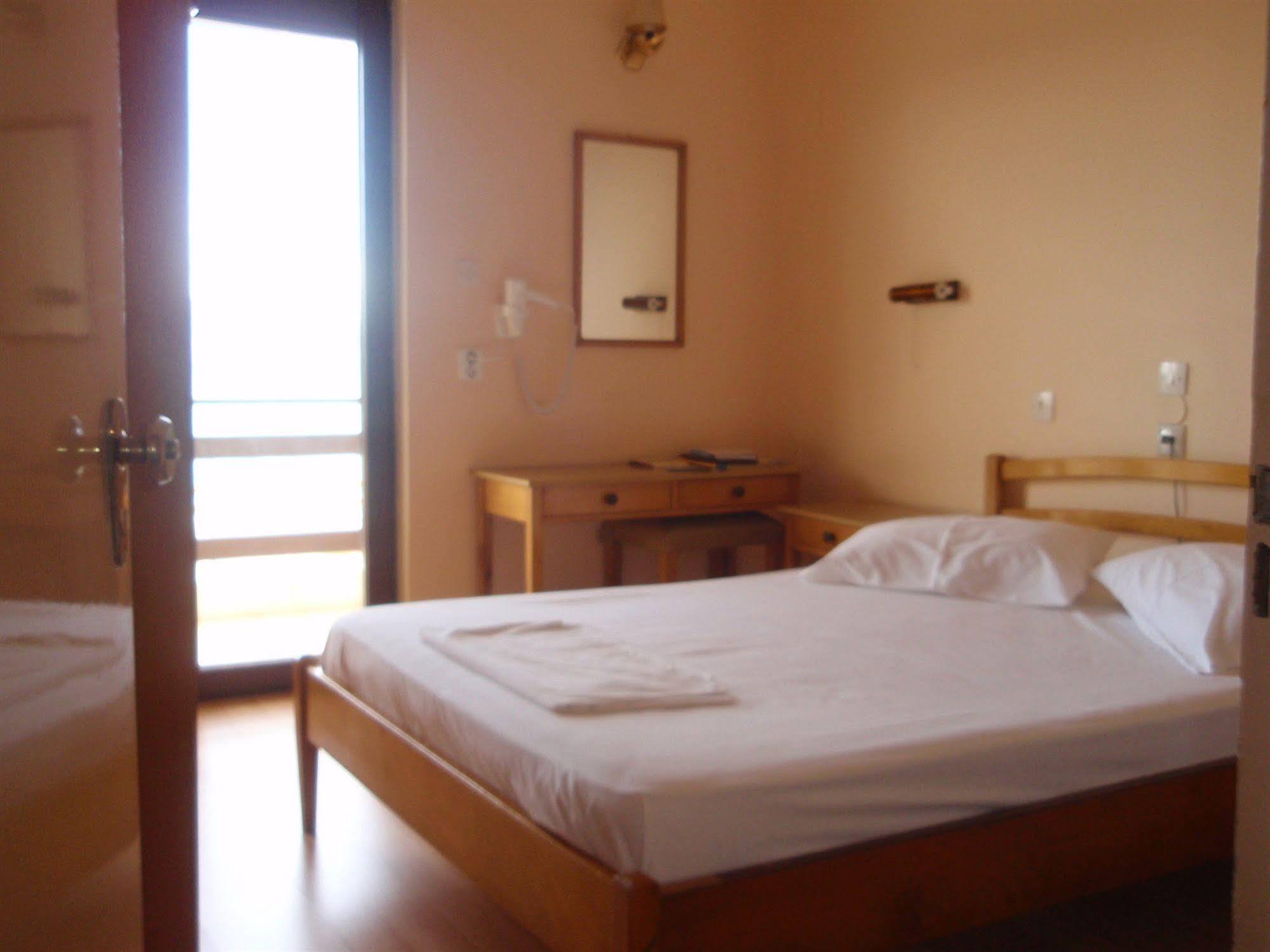 Atlantis Hotel 2*